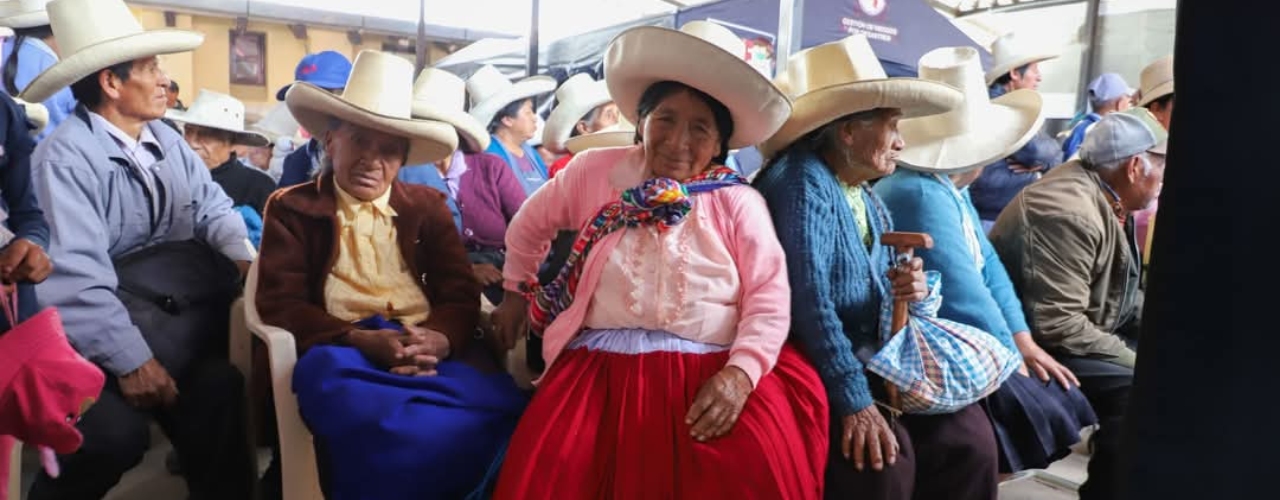 MUJERES Y NIÑOS ATENDIDOS EN DIFERENTES SERVICIOS DE SALUD